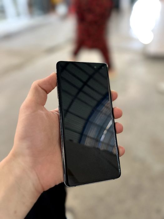 Samsung s10 plus 5g.  Sotiladi  yoki abmen