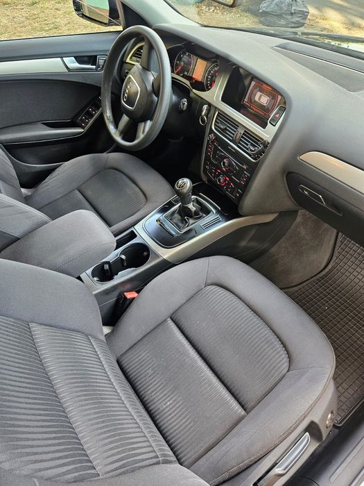 Vând  Audi A4  an 2010