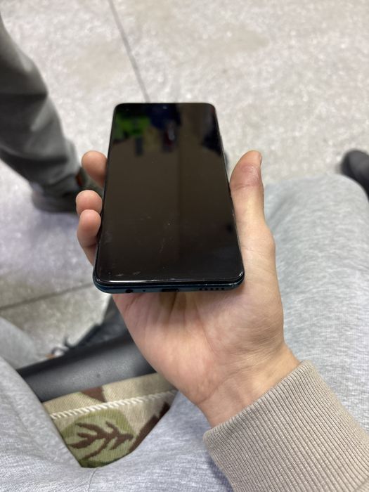 Продам телефон Huawei