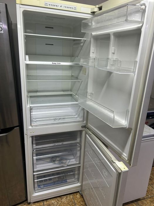 продаем холодильники