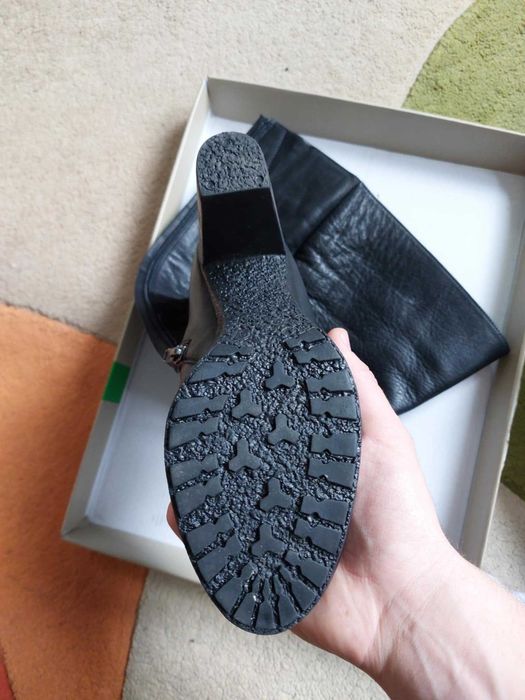 Дамски кожени ботуши