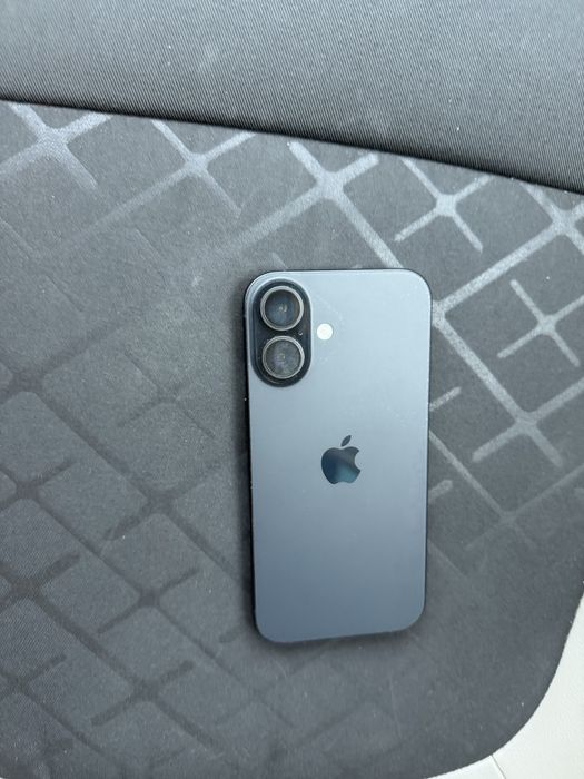 Продам iphone 16 126gb