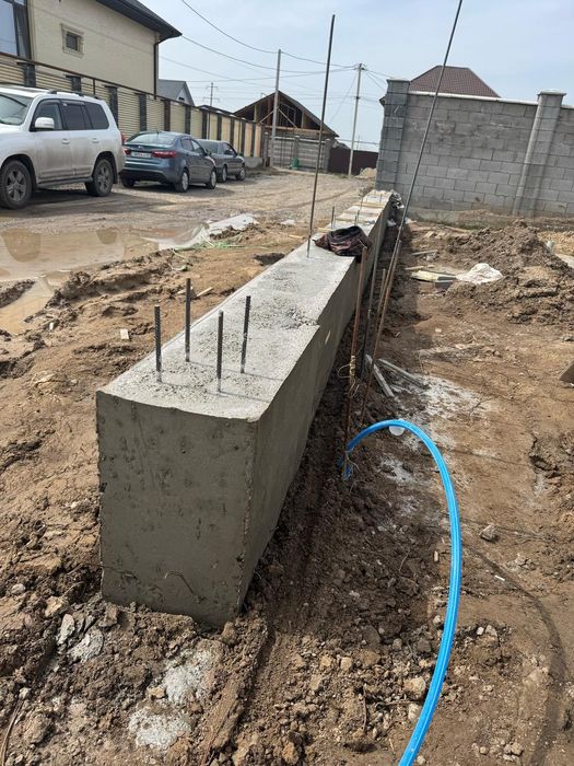 Заливаем фундамент и строим дома