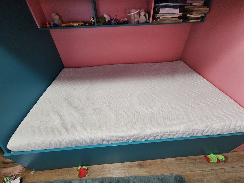Продавам матрак 120/190