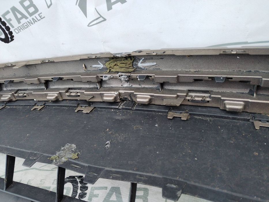 Bara fata Volkswagen Touareg 2 Facelift an 2015-2016-2017-2018