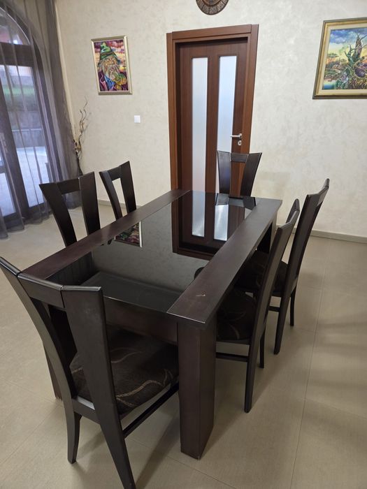 Трапезнаа разтегателна маса с 6 стола к-т