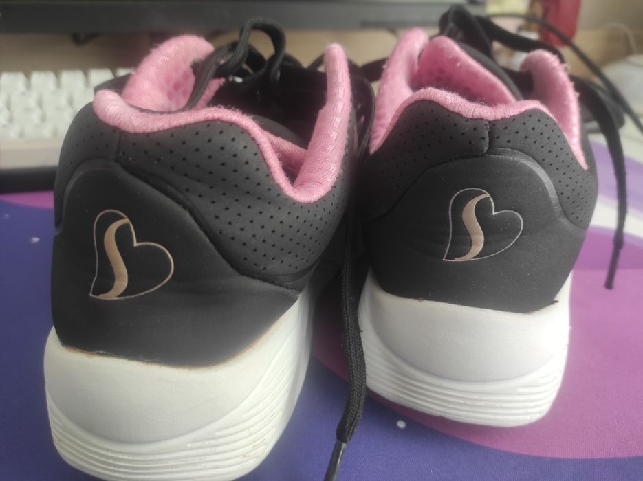 Adidași Skechers fete