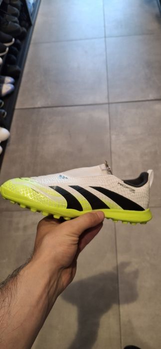 Нови стоножки adidas
