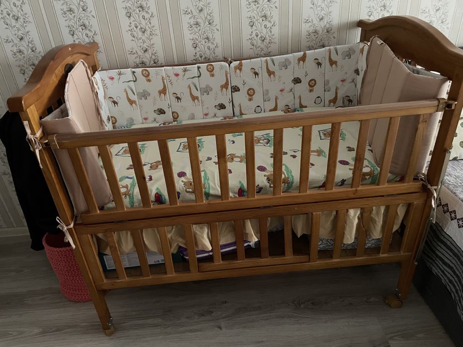 Продам детскую кроватку