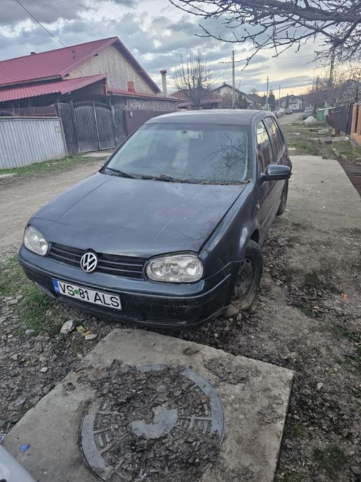 vând golf 4 1.6 benzina