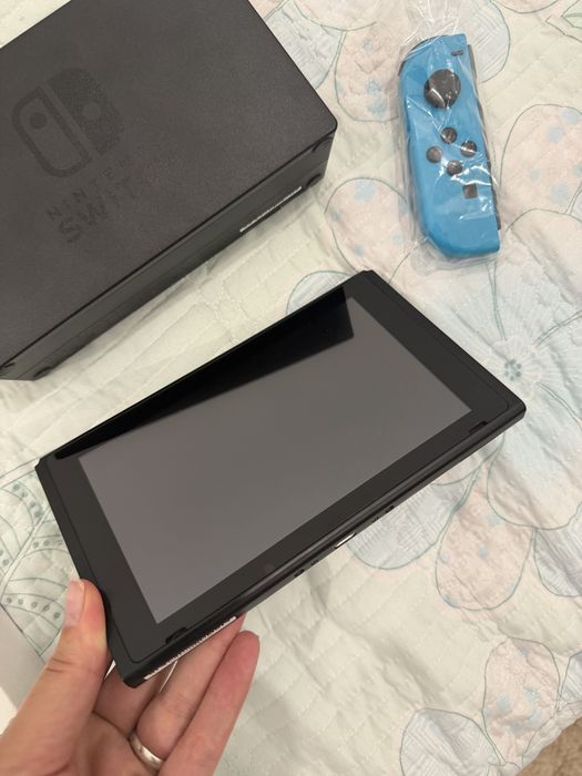 Nintendo swich v2 цена:100 тысяч