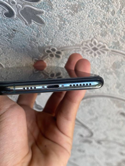 Iphone 11 pro max sotiladi srochna