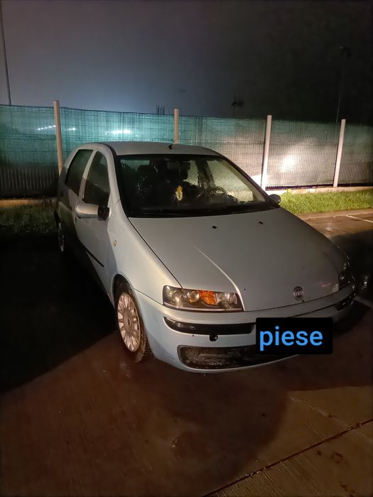 Dezmembrez vând piese Fiat Punto 2 , 1.2 benzină, 59 KW ,cod 182A5000