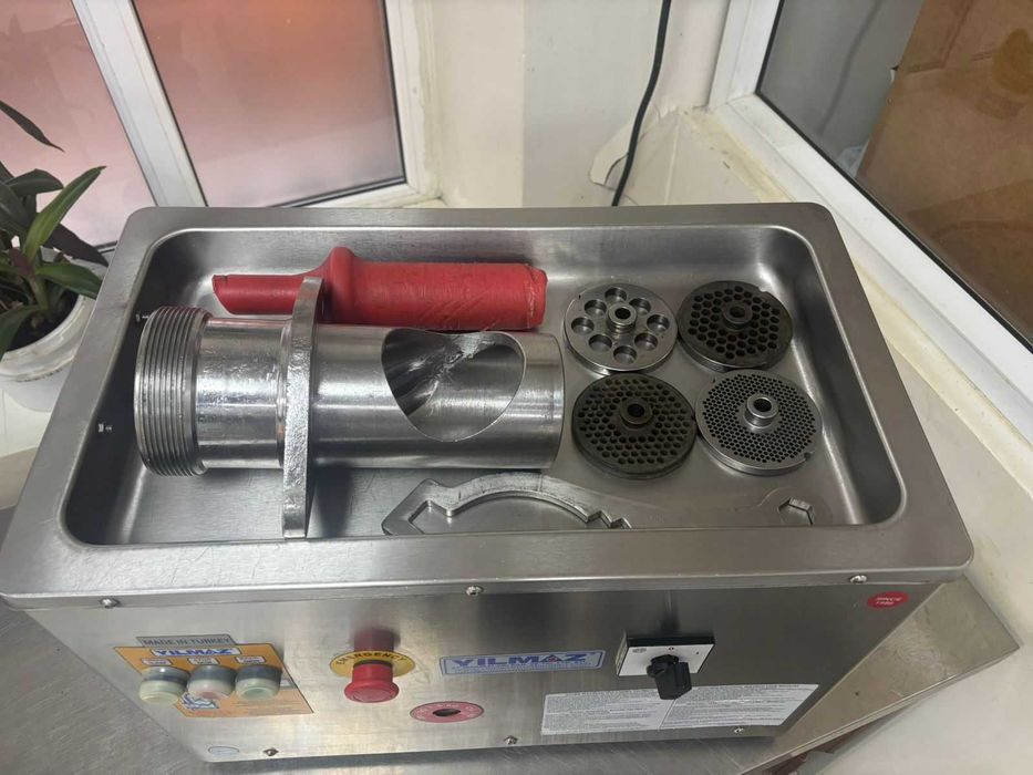 Промышленная мясорубка