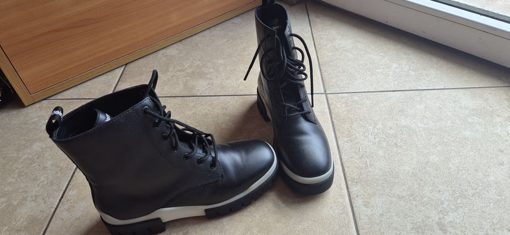 Боти Calvin Klein