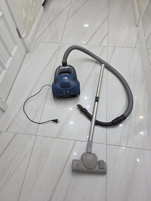 Пылесос продам работает