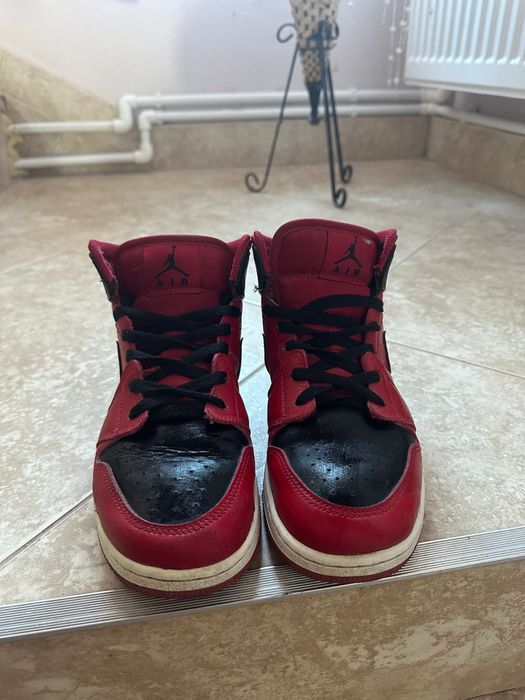Nike Air Jordan 1 Mid Reverse Bred Black Red Shoes