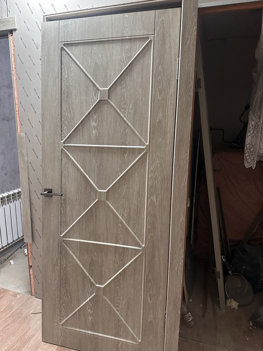 Продам межкомнатную БУ дверь