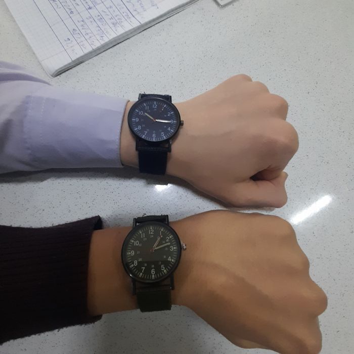 Стильные класические часы