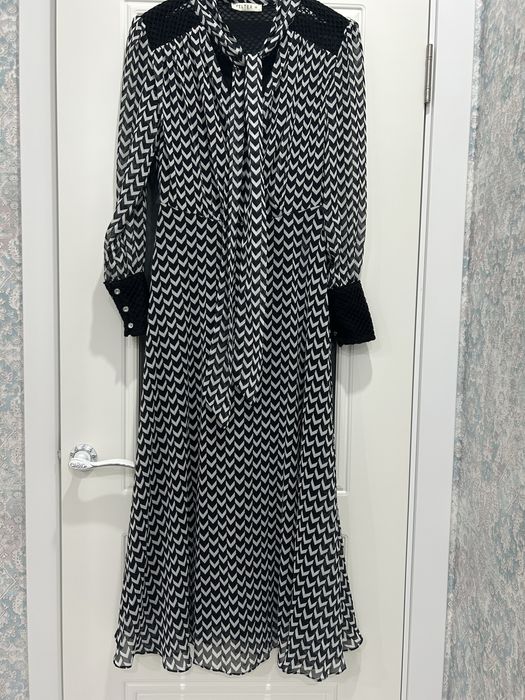 Продам платья за 5000