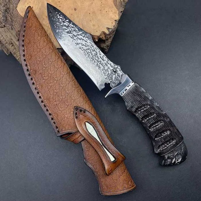 Cutit Damasc Gotic Black Knight, abanos si teaca piele italiana