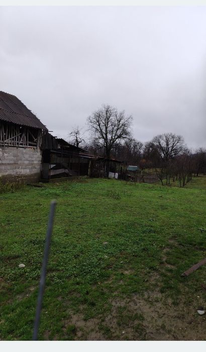 Casa de vânzare + teren
