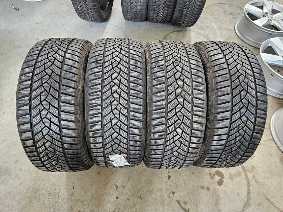 4 Anvelope IARNA 215.50.17 'Goodyear' ; stare foarte buna