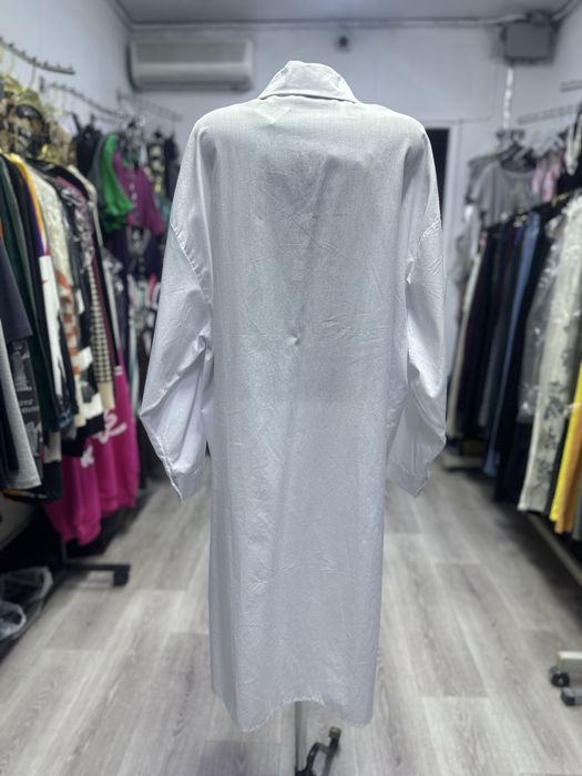 Платье рубашка белая  накидка большемерки