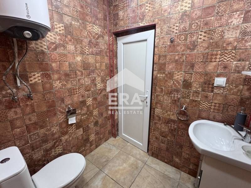 Ексклузивен двустаен обзаведен апартамент на 100 м от бул."Христо Смир