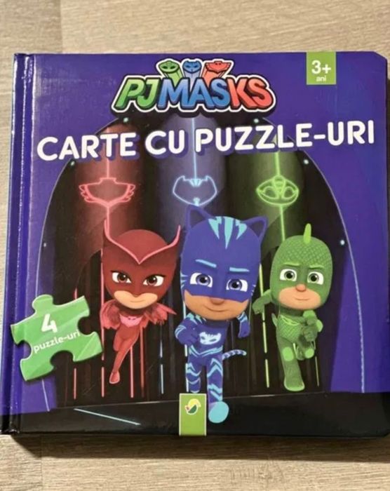 Carte cu puzzle Eroi in pijama