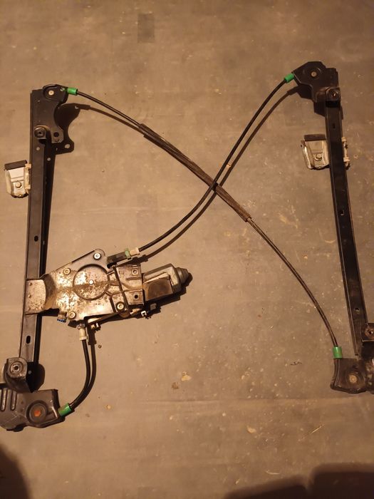 Vând macara electrică Land Rover Frelander