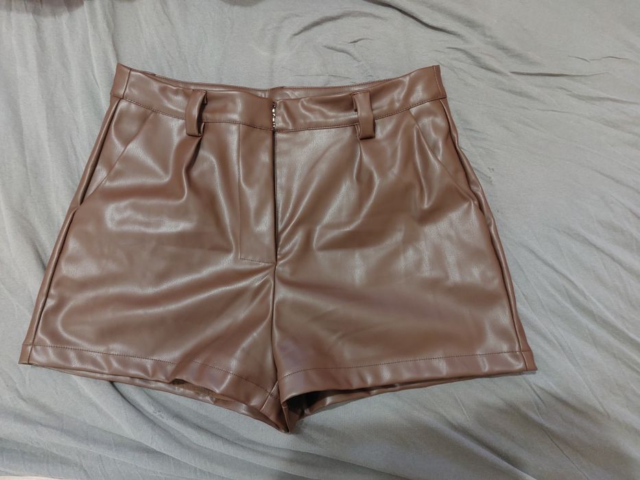 Дамски къси гащи