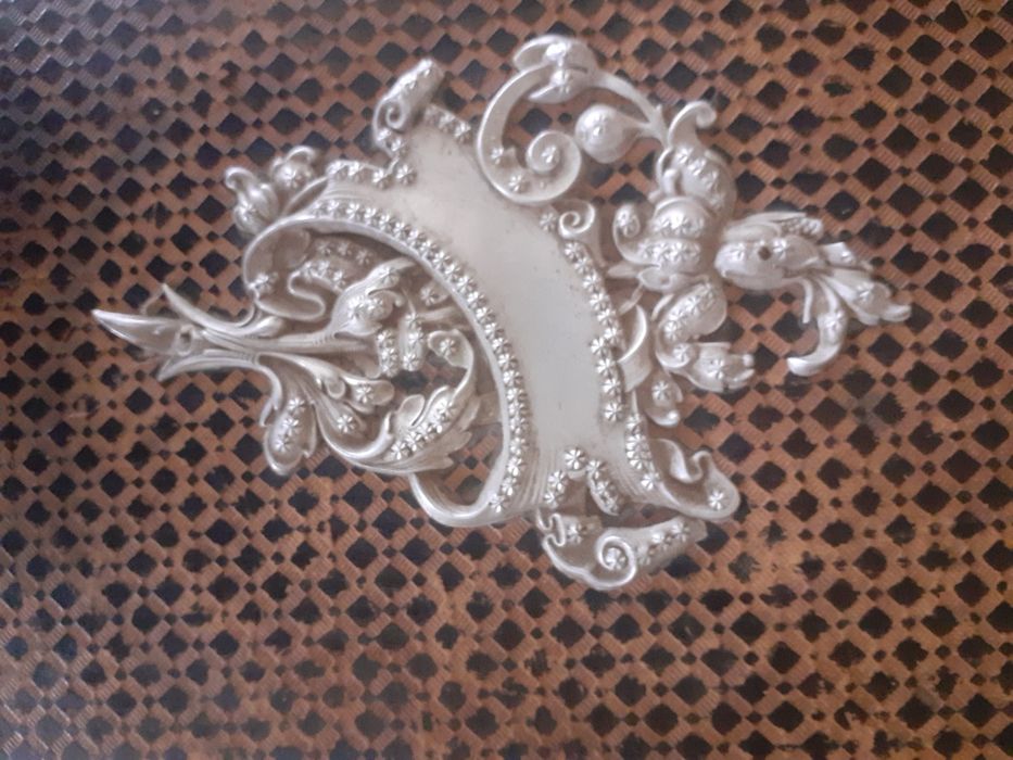 Старинен кожен албум с метална закопчалка и орнаменти , ок. 1900 г.