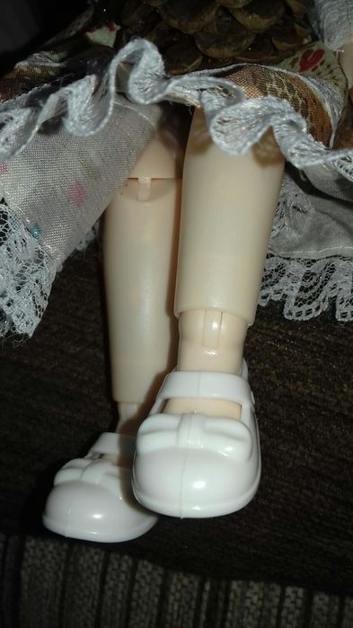 кукла със сгъваеми ръце и крака