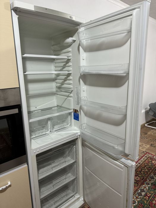 Холодильник INDESIT