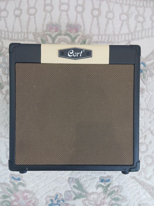 Комбо усилитель Cort CM15R