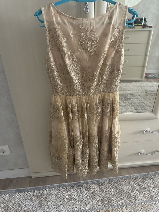 Платье вечернее