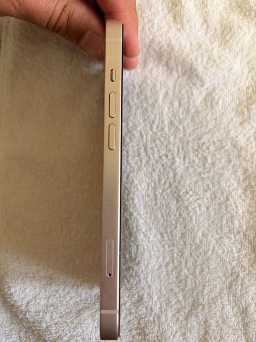 Vand Iphone 13 impecabil
