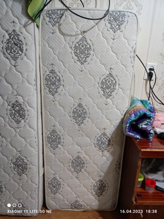 Продам матрацы 1,5 спальный и детский (на детскую кроватку)