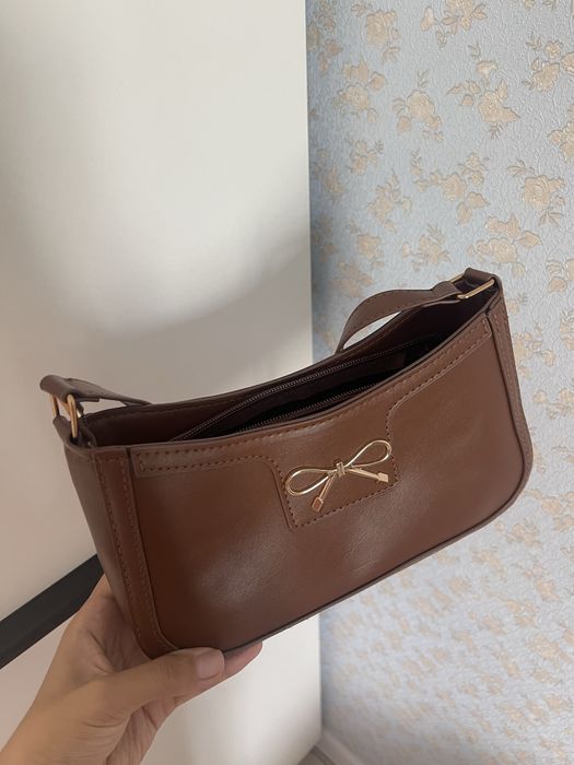 Стильная сумочка через плечо