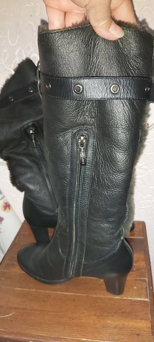 Сапожки зимние новые.