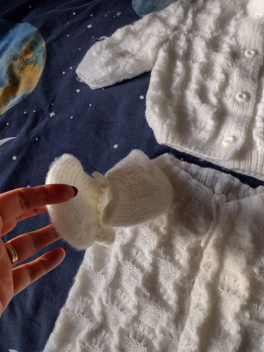 Costum tricotat bebeluși