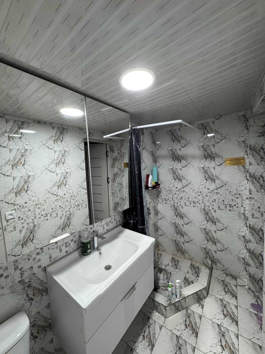 Срочно продается свой дом в общем дворе в Мирабадской районе