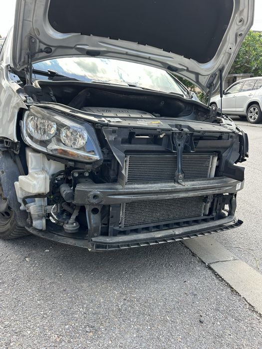 Vw Touran 1.6 TDI. 105кс. На части Туран 1.6 ТДИ. 105кс. 2011г
