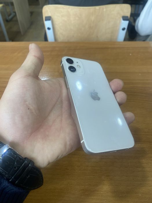 Iphone 12 mini.