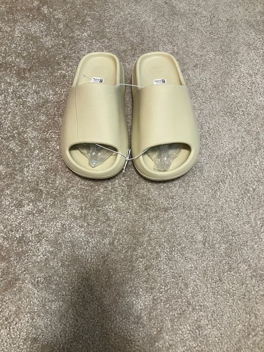Yeezy Slides - Noi, cu eticheta