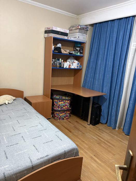 Vând apartament 4 camere