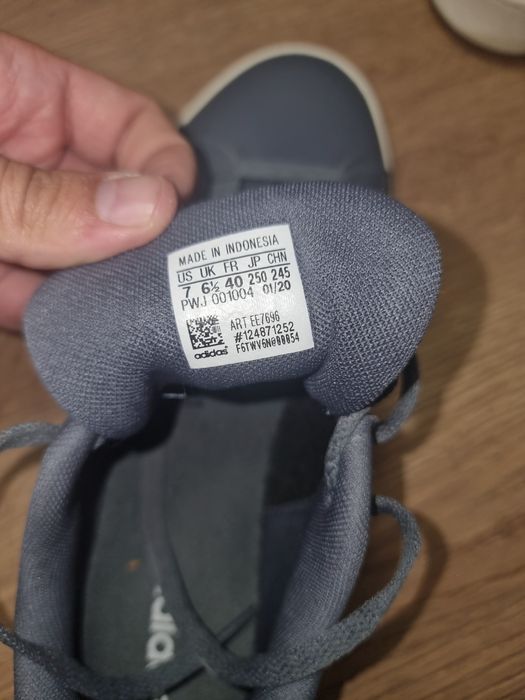 Adidași ADIDAS noi nr 40