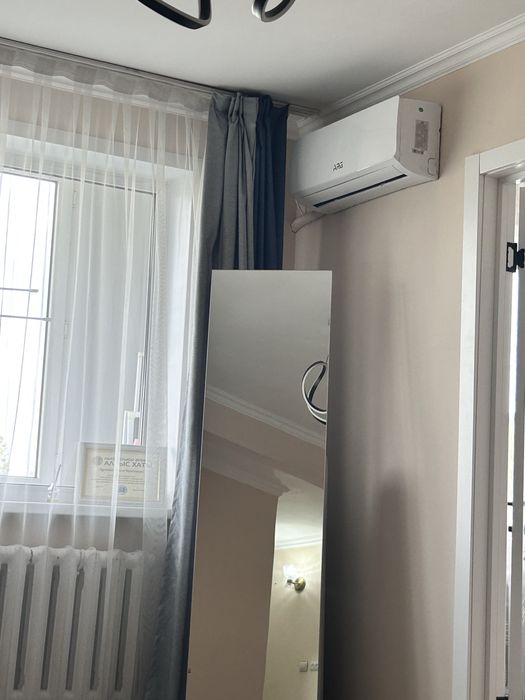 Напольное зеркало  в отличном состоянии, с