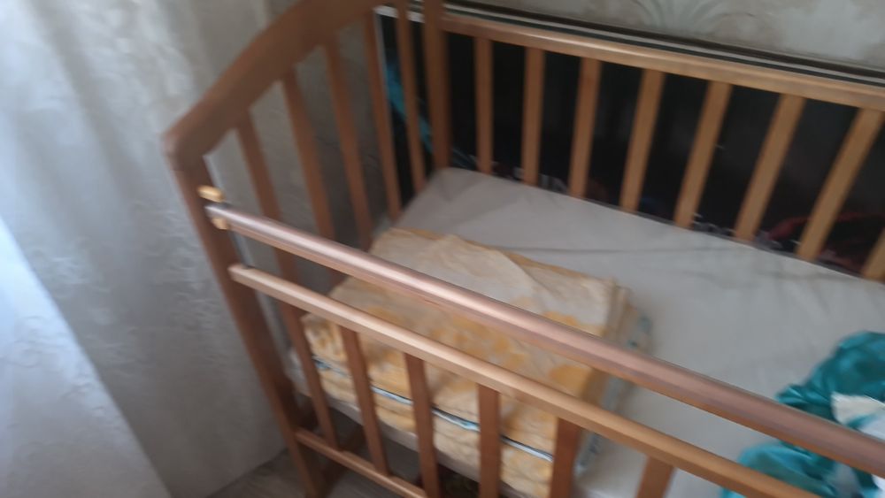 Продам манеж 30000. Новый